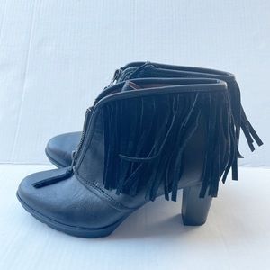 American living fringe heel boots 8 black